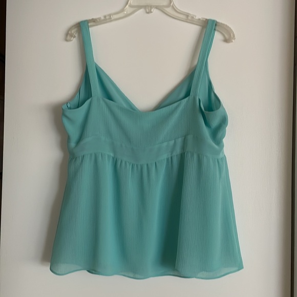 Ann Taylor Loft Summer Top. - Picture 10 of 11